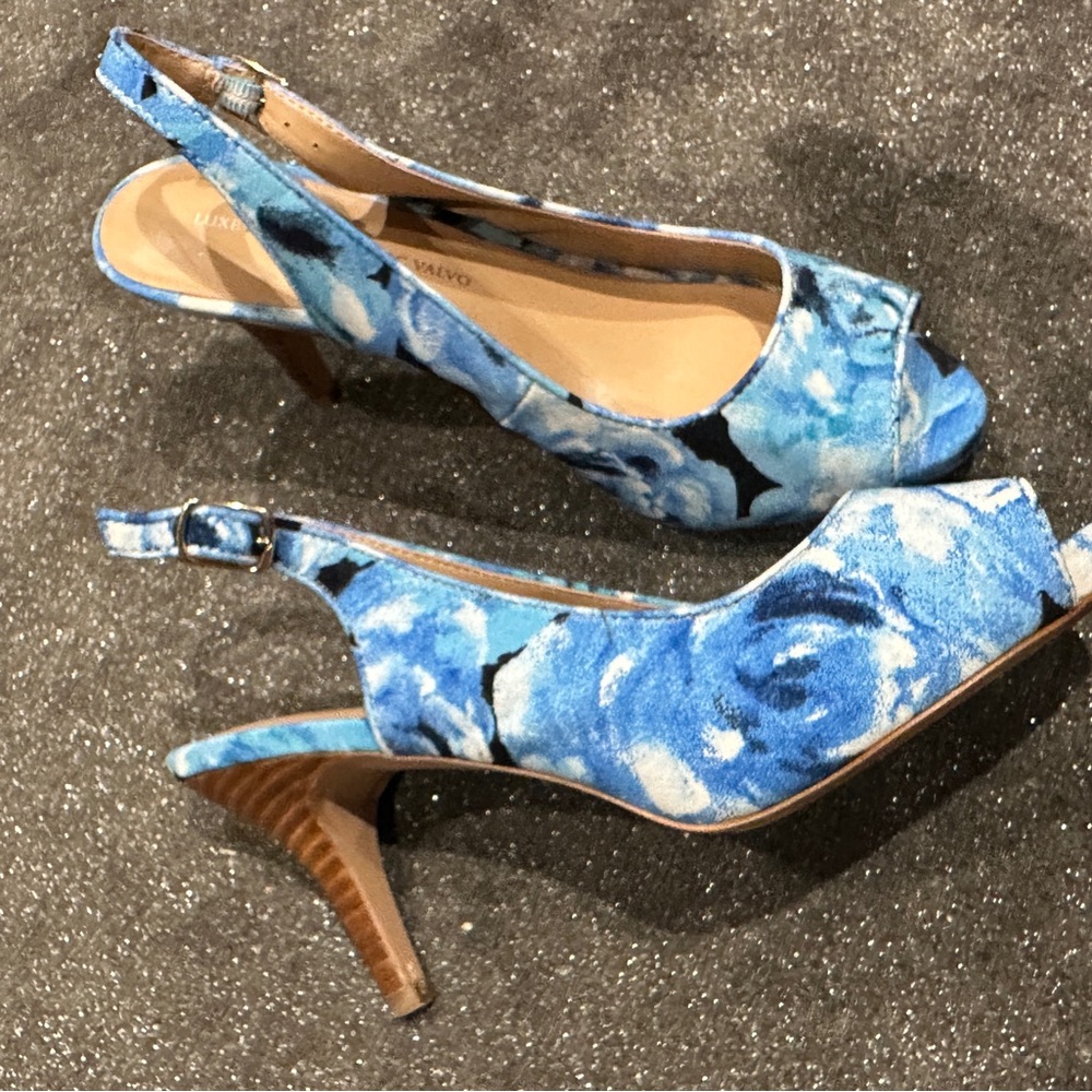 Carmen Marc Valvo shoes